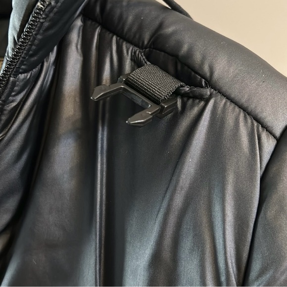 Authentic FENDI Tessuto Nylon Jacket - Picture 9 of 17